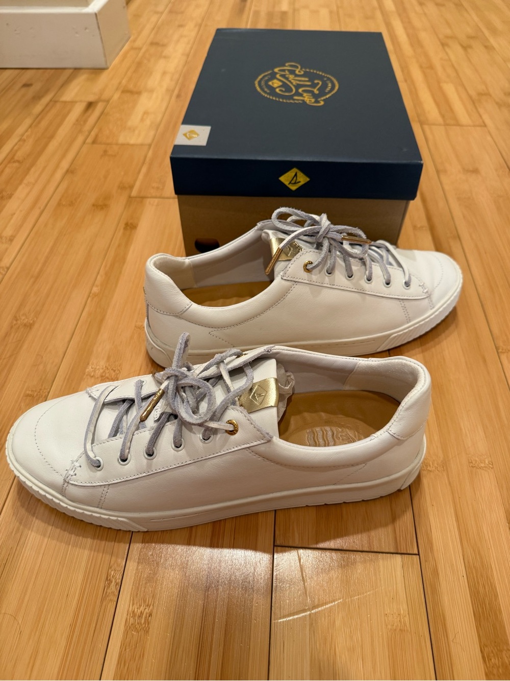 Sperry Gold Cup Anchor PLUSHWAVE Leather Sneaker White | Like New | Worn Once
